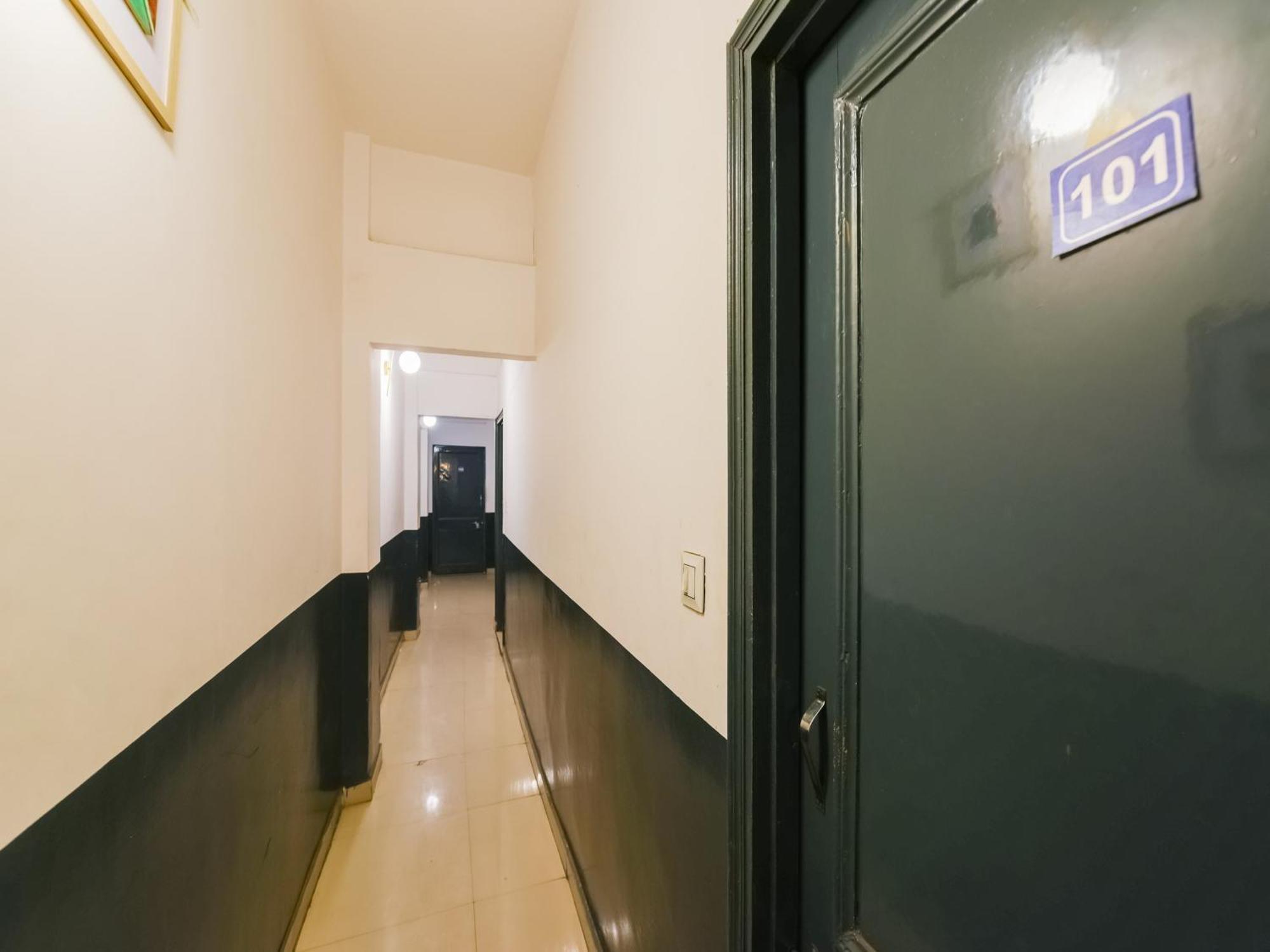 Hotel O Unique Delhi Home Stay New Delhi Exterior photo