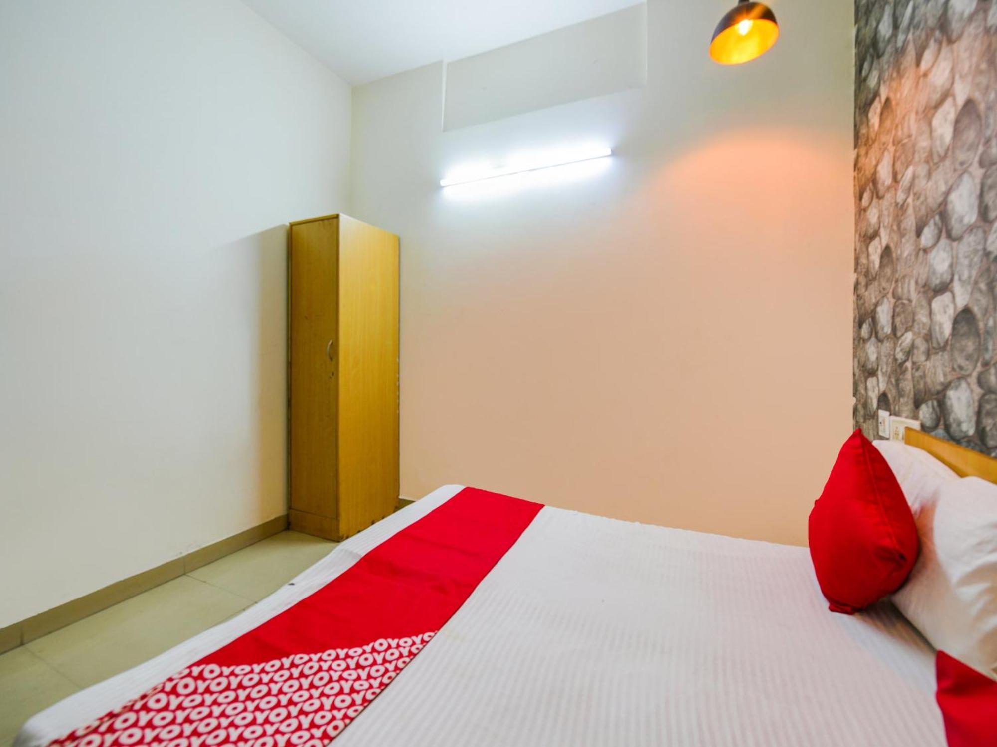 Hotel O Unique Delhi Home Stay New Delhi Exterior photo